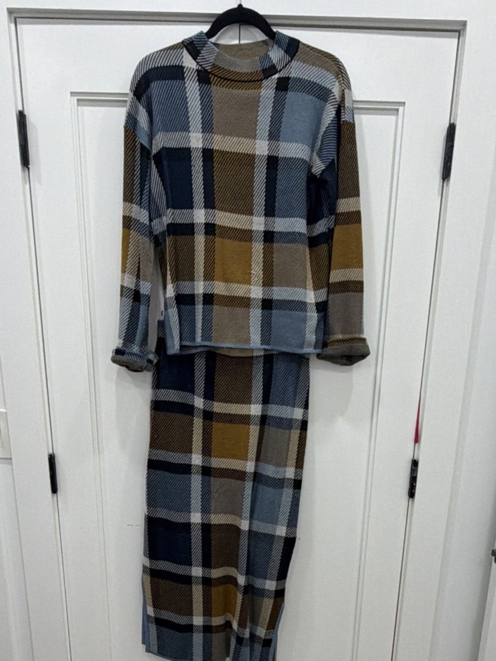 Warehouse Women's 2-Piece Sweater & Skirt Set Size 14 Plaid Knit Long Sleeve